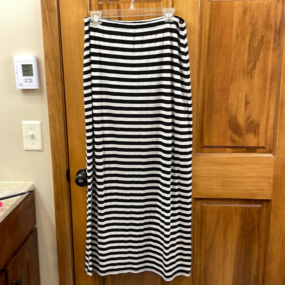 Black and white striped elastic waist maxi skirt